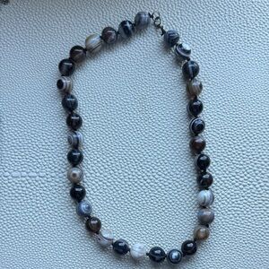 Elegant Agate Beaded Necklace - Black, Brown, White